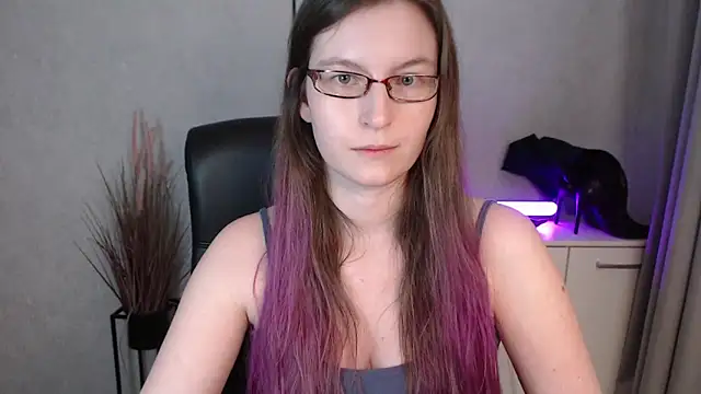 emmaxDelight's cam snapshot