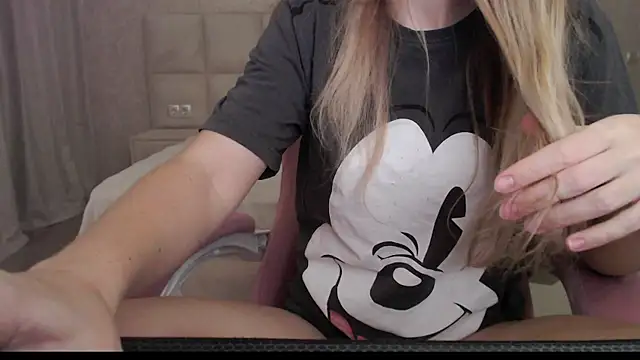 _asley_blond_'s cam snapshot