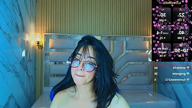 zoe_r_'s cam snapshot