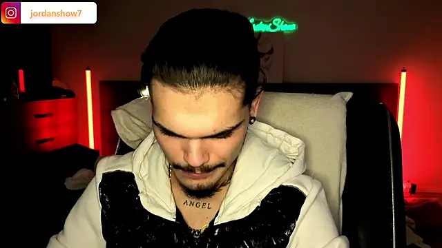 JordanShow live sex cam