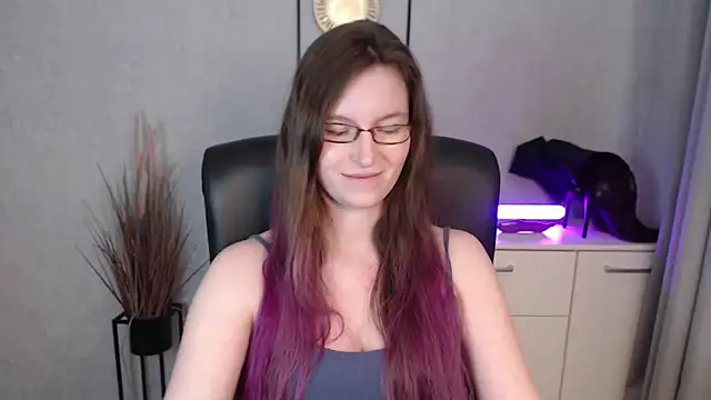 emmaxDelight's cam snapshot