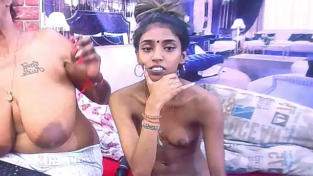 IndianSexySlender live sex cam