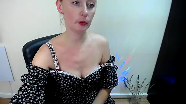 LiaSeass_'s cam snapshot