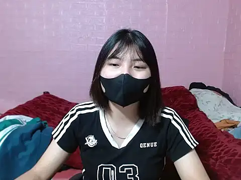 AmineChan09's cam snapshot