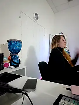 Juicy_PeachLux's cam snapshot