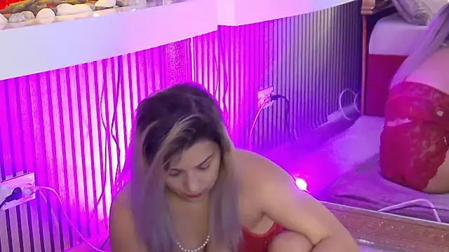 SweetMissXXX's cam snapshot