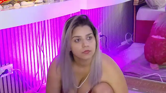 SweetMissXXX's cam snapshot