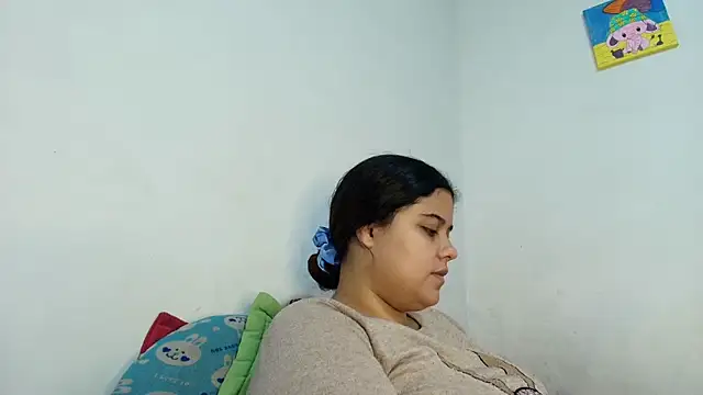 luisahot_9727's cam snapshot