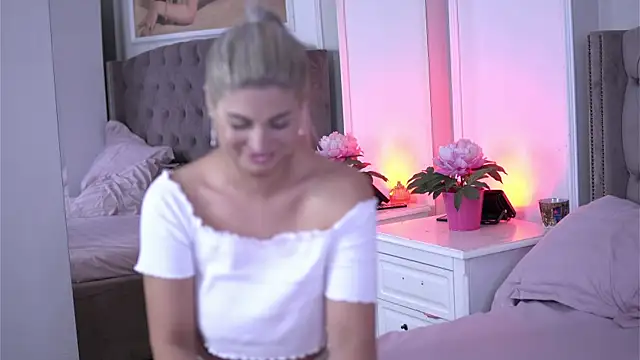 AuroraSins's cam snapshot