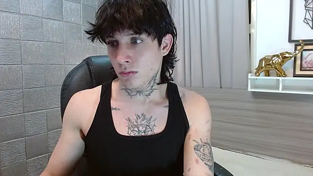 Iantwink18 live sex cam