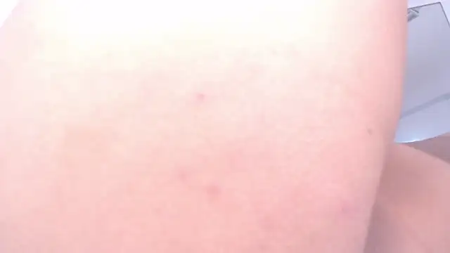 tinyy_whore18's cam snapshot