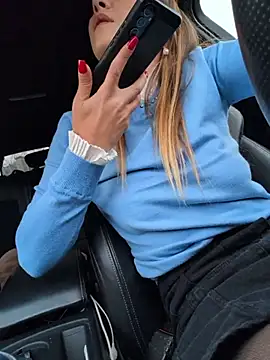 Risky_girl23's cam snapshot