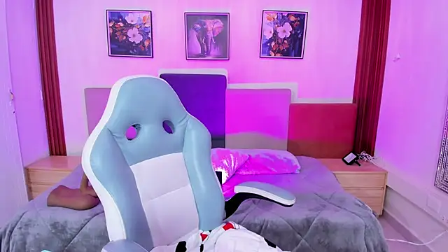 estrella_bigboobs14's cam snapshot