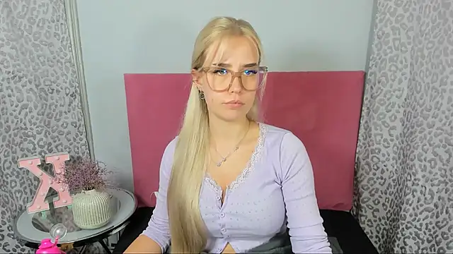 KristyHoney's cam snapshot