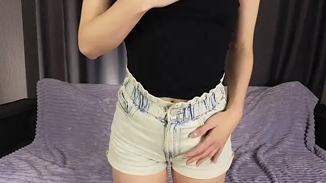 FoxFever's cam snapshot