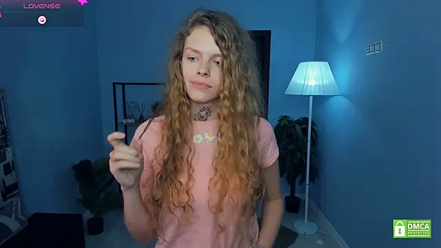 RayaNenlia's cam snapshot