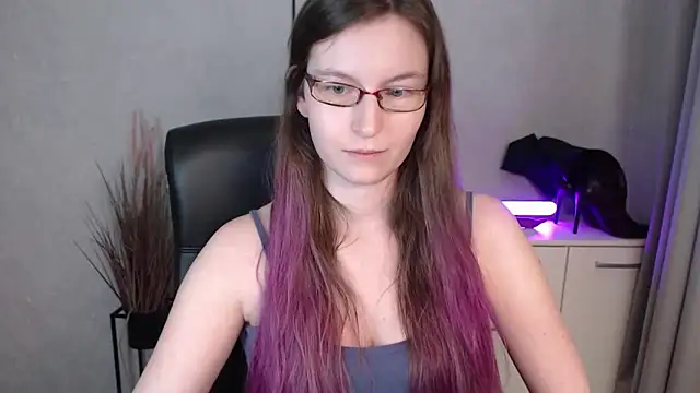 emmaxDelight's cam snapshot