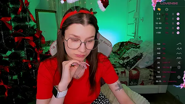 LinaBlossom_'s cam snapshot