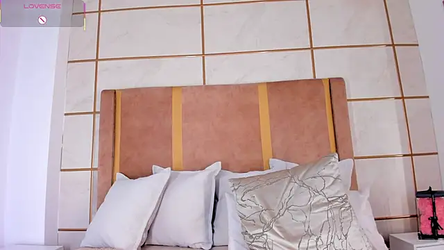 lyrabellini's cam snapshot