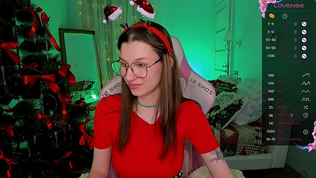 LinaBlossom_'s cam snapshot