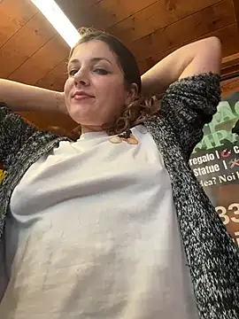 DaisyVibesss's cam snapshot