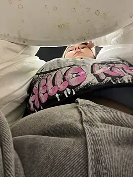 KateBurlesk's cam snapshot