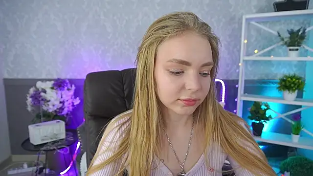 EmilySunshineS's cam snapshot