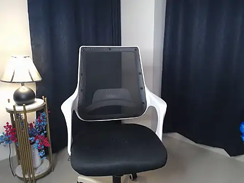 Flying_queenn's cam snapshot