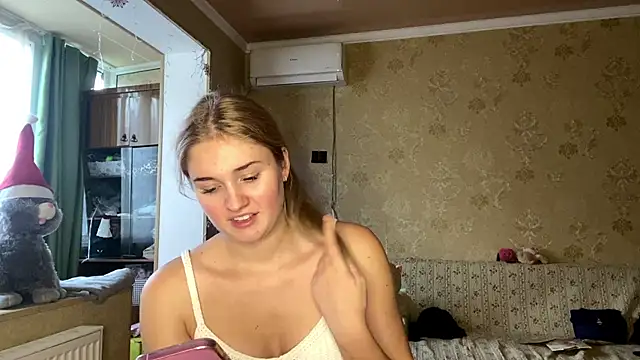 Malley_Saunds's cam snapshot