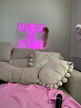 Sophi_Spice's cam snapshot