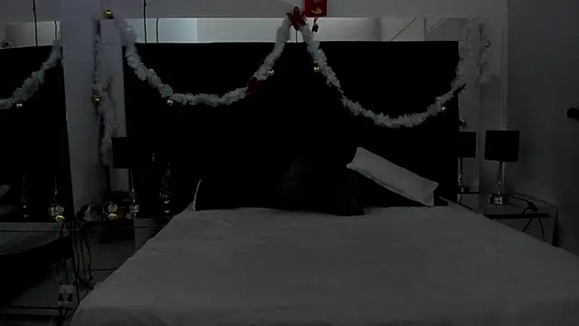 MayaCurvy's cam snapshot