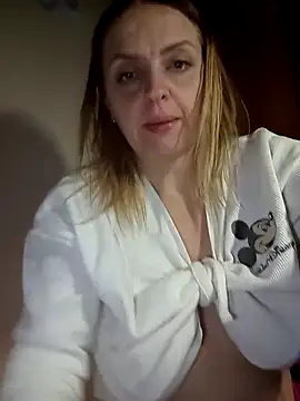 Ami_Foxy's cam snapshot