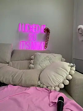 Sophi_Spice's cam snapshot