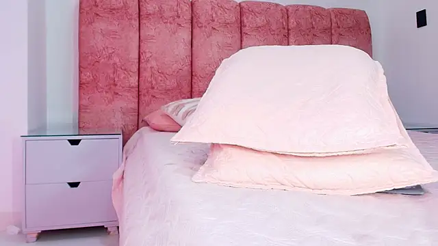 kendal_rossi's cam snapshot