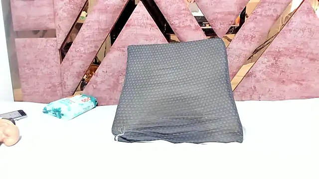 mia_alvares's cam snapshot