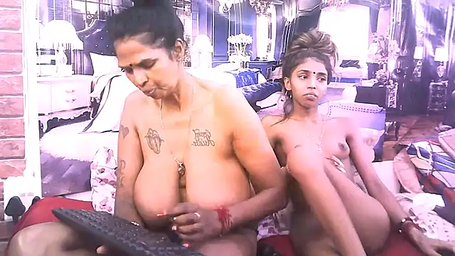 IndianVanya4u2u's cam snapshot