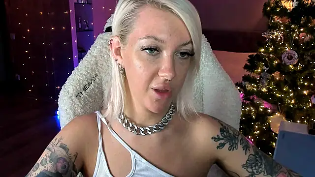 tykioty_Miley's cam snapshot