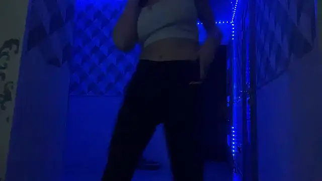 TwotyBright's cam snapshot