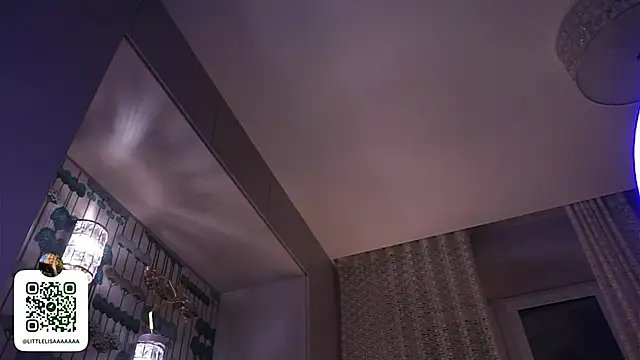 ElizzaBed's cam snapshot