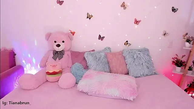 Zara_uwu_'s cam snapshot