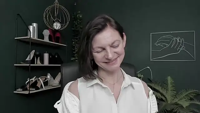 VivianWILD's cam snapshot