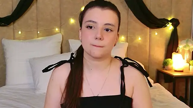 Pauline_Heaven's cam snapshot