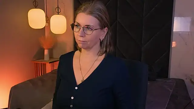 Annie_Light's cam snapshot