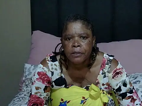 bigsexymama2's cam snapshot