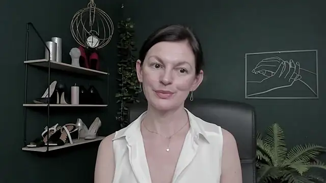 VivianWILD's cam snapshot