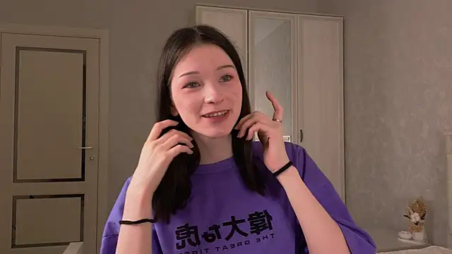 YvonneShames's cam snapshot