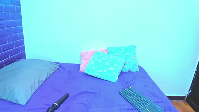 Cora_222's cam snapshot