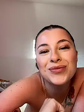Mia-Minou live sex cam