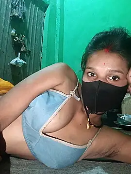 Hoty_girl_143's cam snapshot