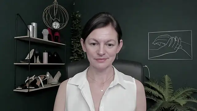 VivianWILD's cam snapshot